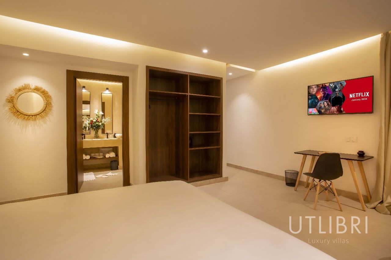 Extraordinary villa, Near Amelkis Golf 