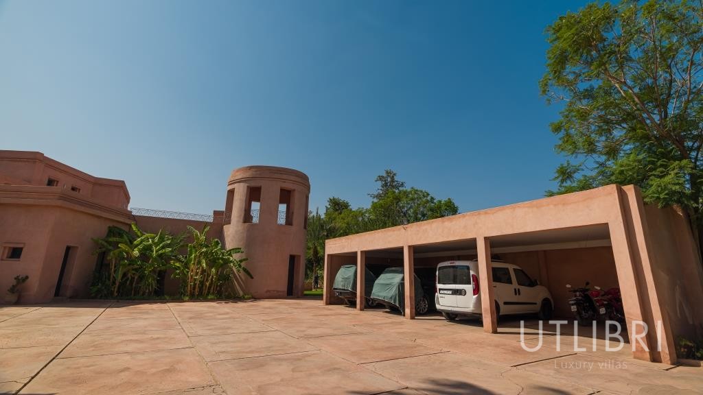 Extraordinary villa, Near Amelkis Golf 