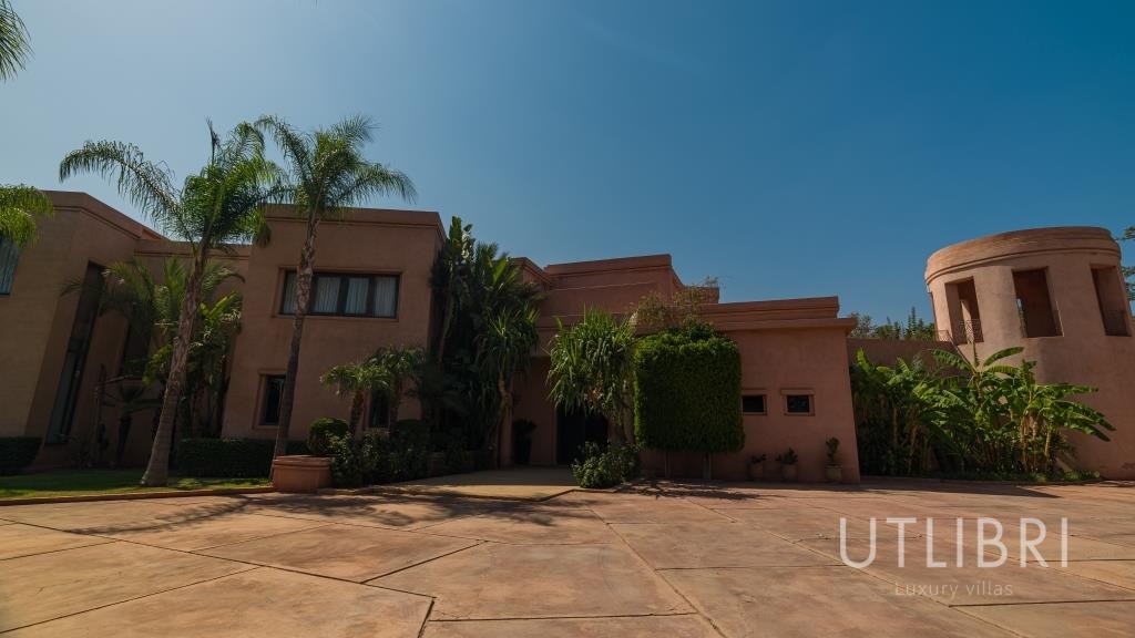 Extraordinary villa, Near Amelkis Golf 