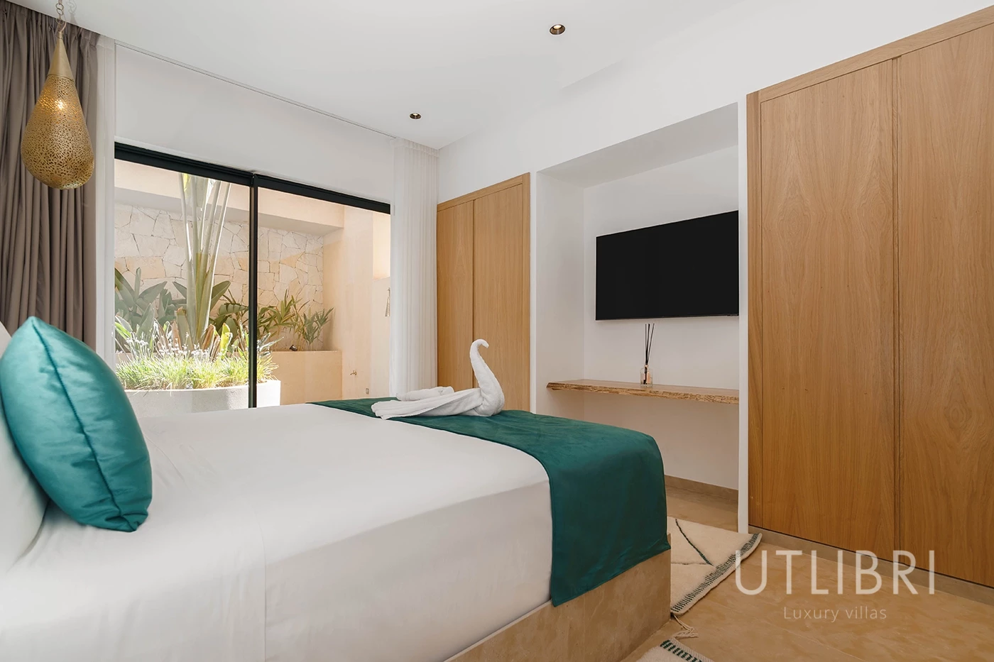 Extraordinary villa, Amelkis Golf
