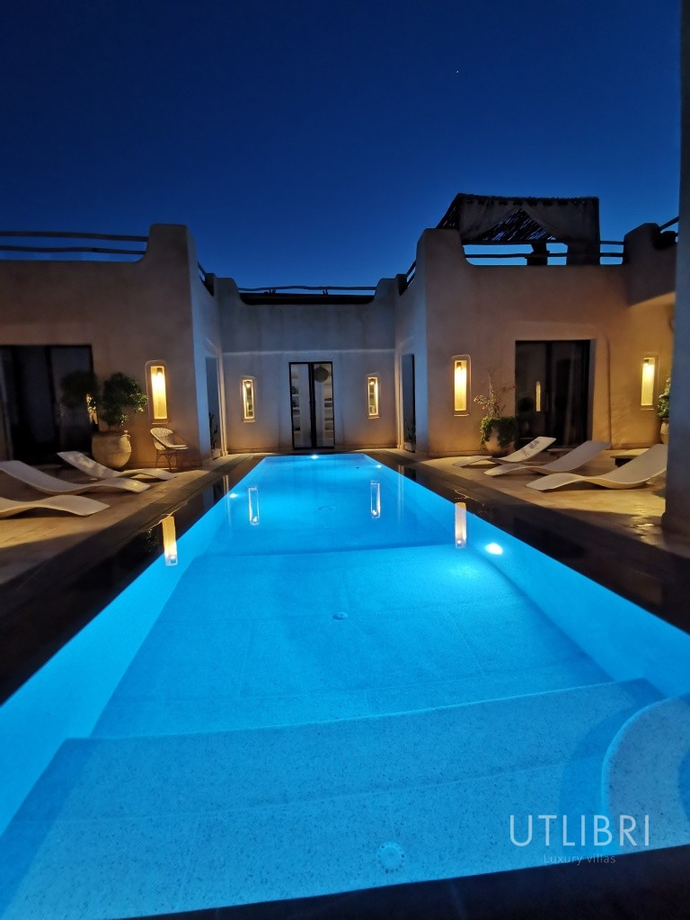 Extraordinary villa, Road to Fes
