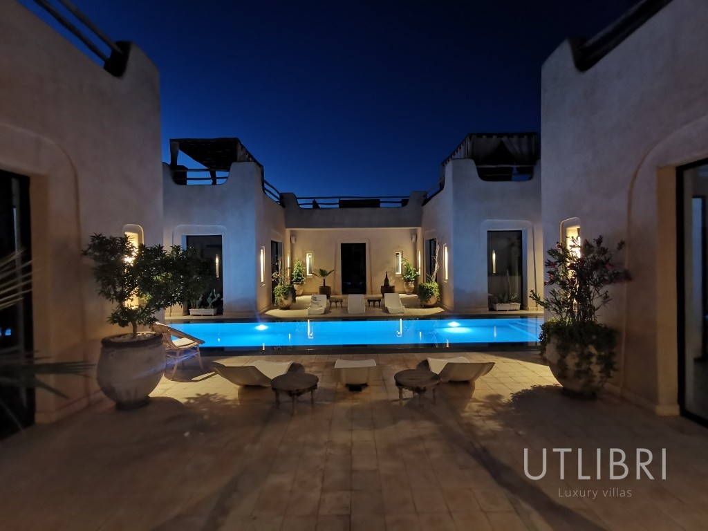 Extraordinary villa, Road to Fes