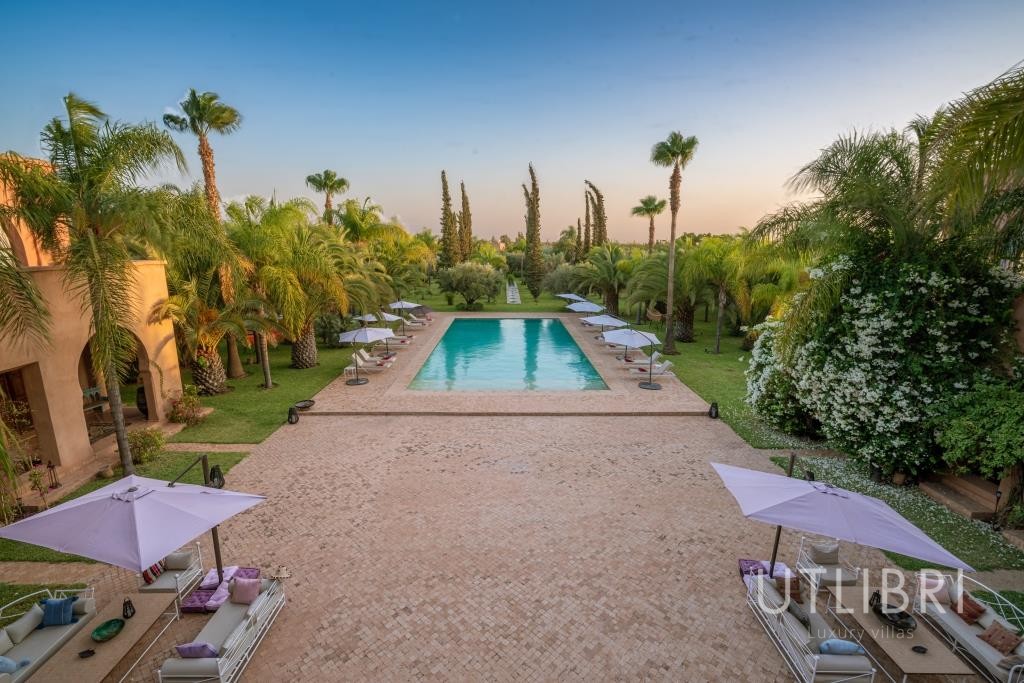 Extraordinary villa, Road to Fes