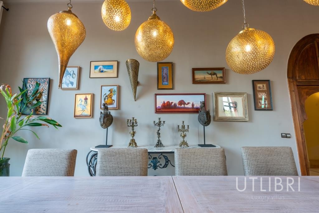 Extraordinary villa, Road to Fes