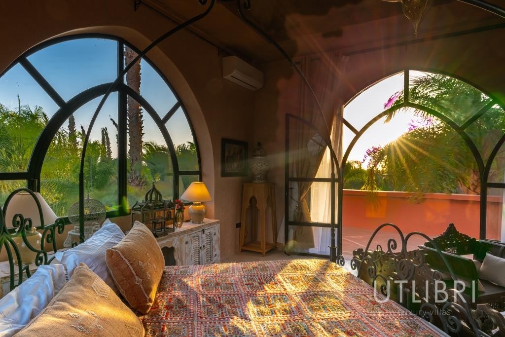 Extraordinary villa, Road to Fes