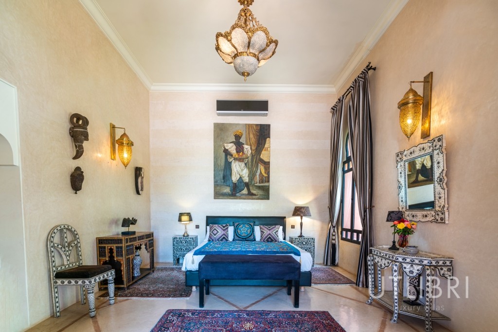 Extraordinary villa, Road to Fes