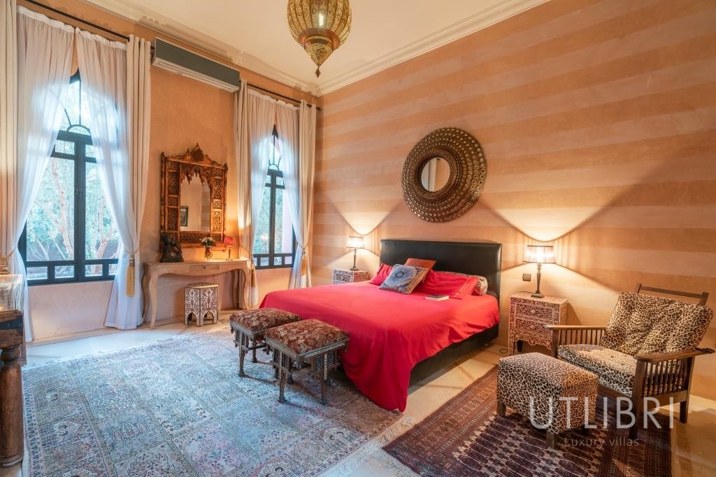 Extraordinary villa, Road to Fes