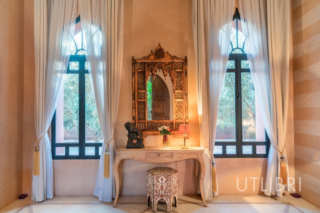 Extraordinary villa, Road to Fes