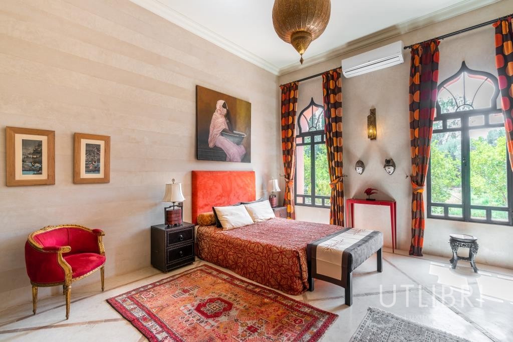 Extraordinary villa, Road to Fes