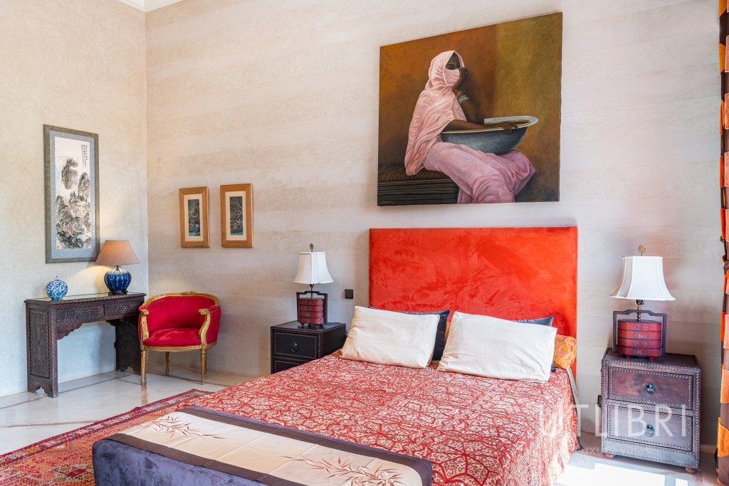 Extraordinary villa, Road to Fes