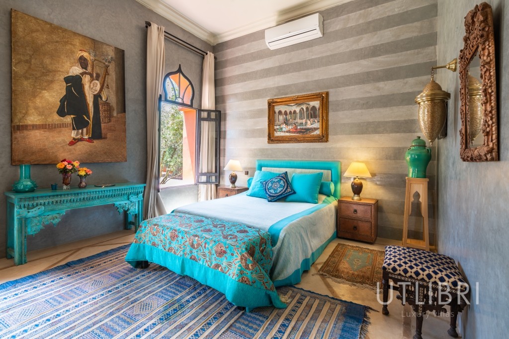 Extraordinary villa, Road to Fes