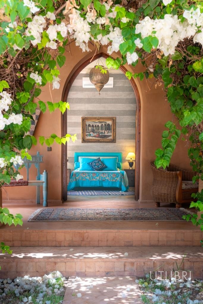 Extraordinary villa, Road to Fes
