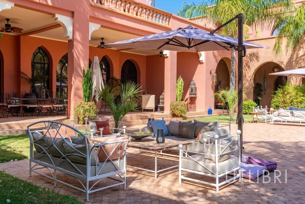 Extraordinary villa, Road to Fes