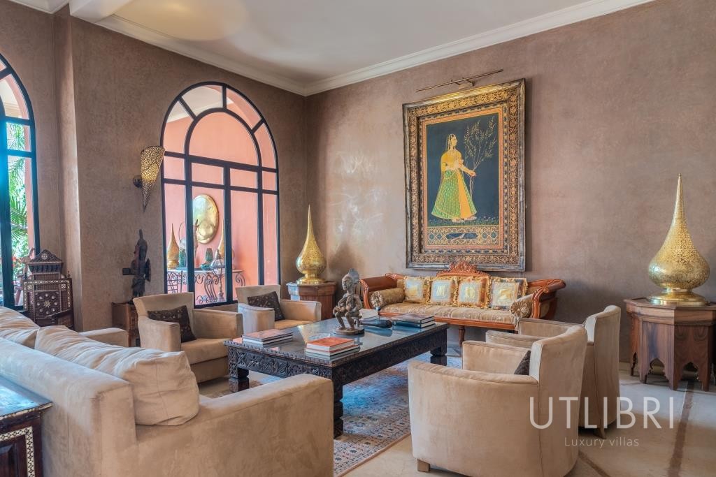 Extraordinary villa, Road to Fes
