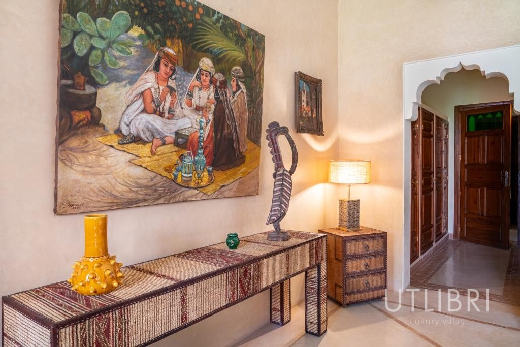 Extraordinary villa, Road to Fes