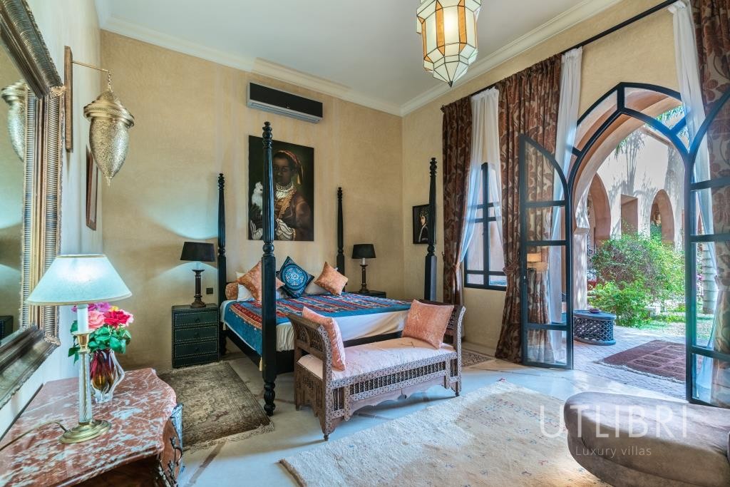 Extraordinary villa, Road to Fes
