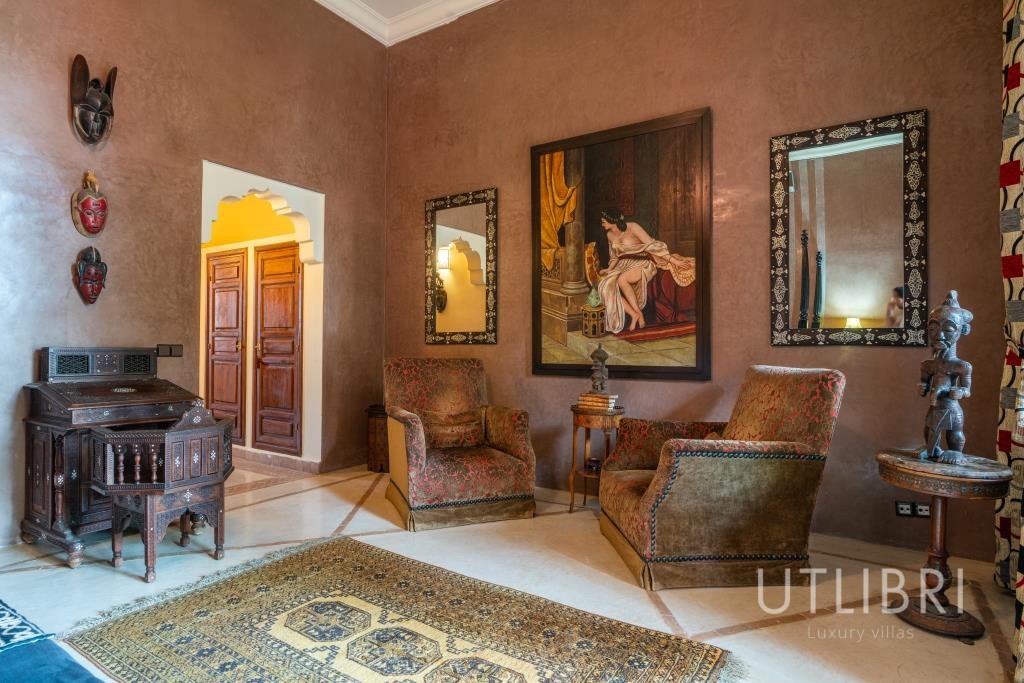 Extraordinary villa, Road to Fes