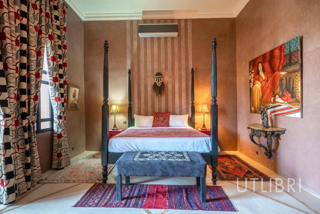 Extraordinary villa, Road to Fes