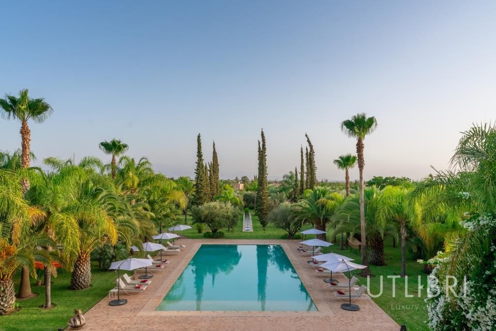 Extraordinary villa, Road to Fes