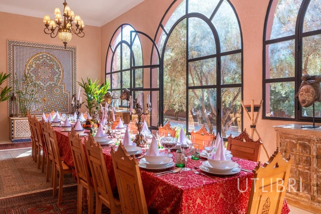 Extraordinary villa, Road to Fes