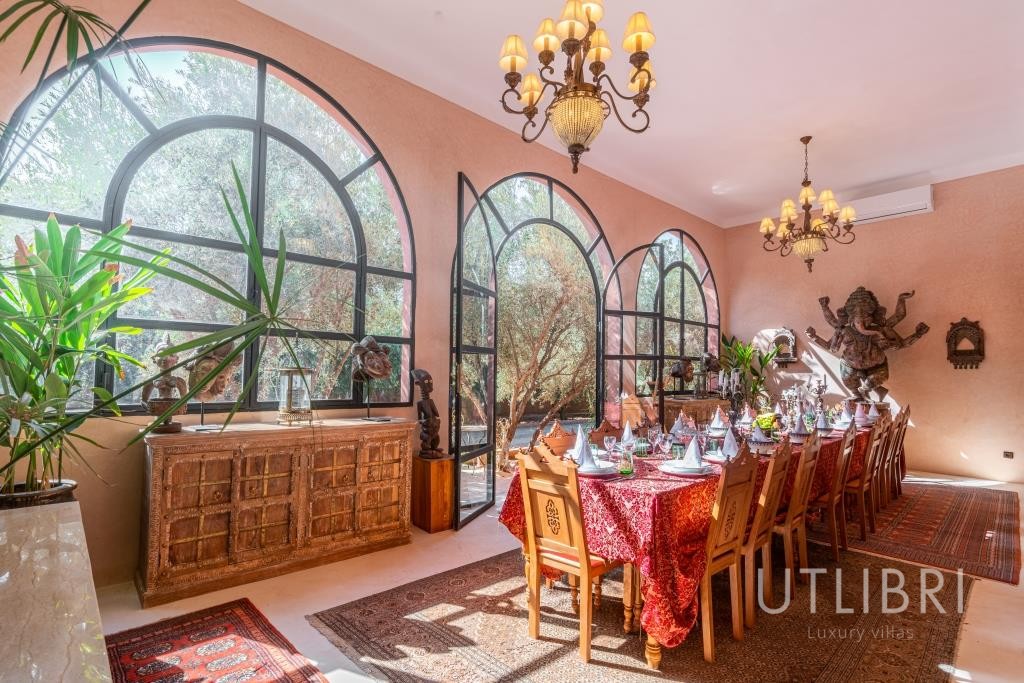 Extraordinary villa, Road to Fes