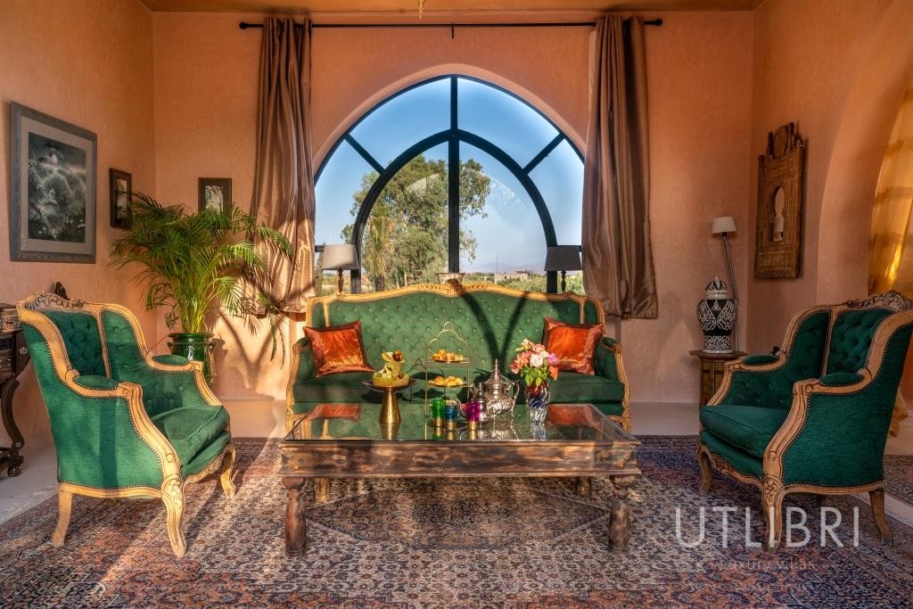 Extraordinary villa, Road to Fes