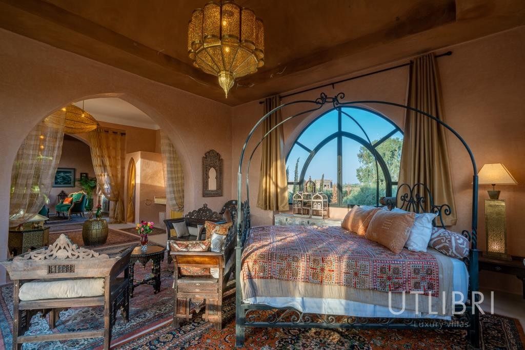 Extraordinary villa, Road to Fes