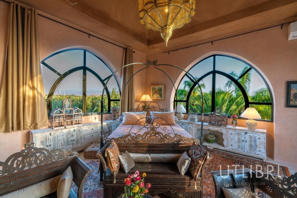 Extraordinary villa, Road to Fes