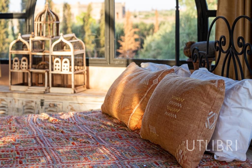 Extraordinary villa, Road to Fes