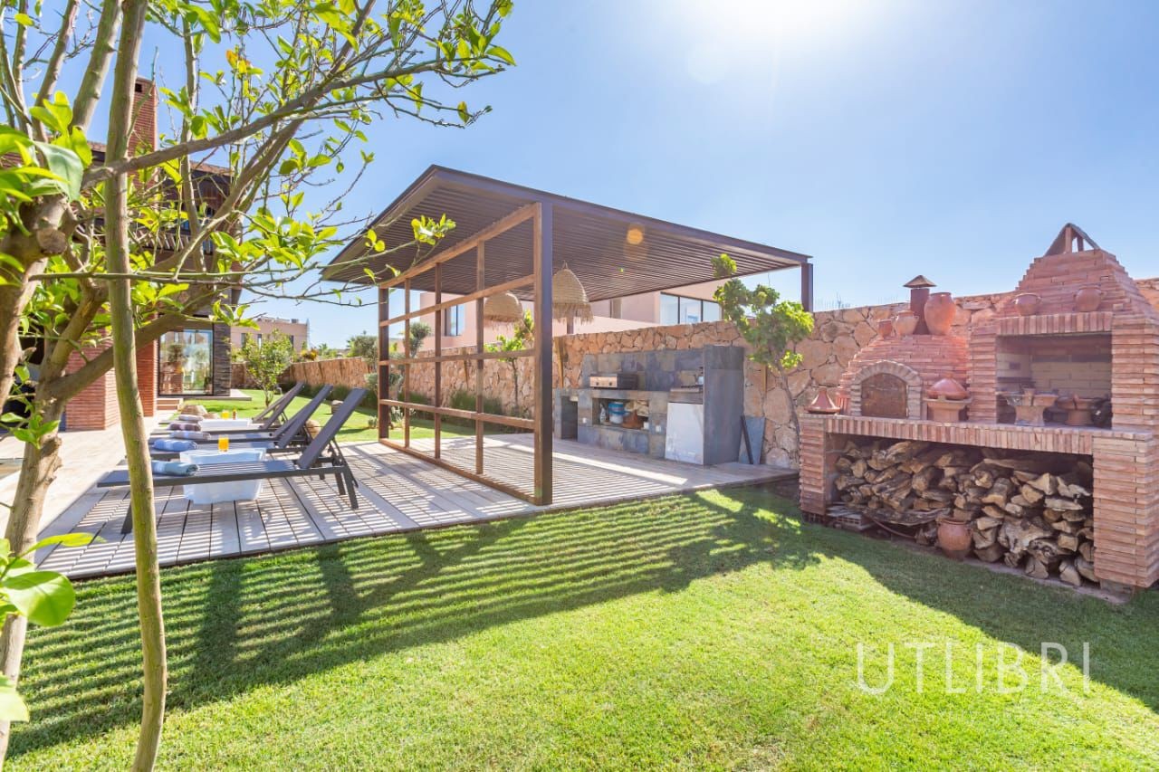Extraordinary villa, Amelkis Golf