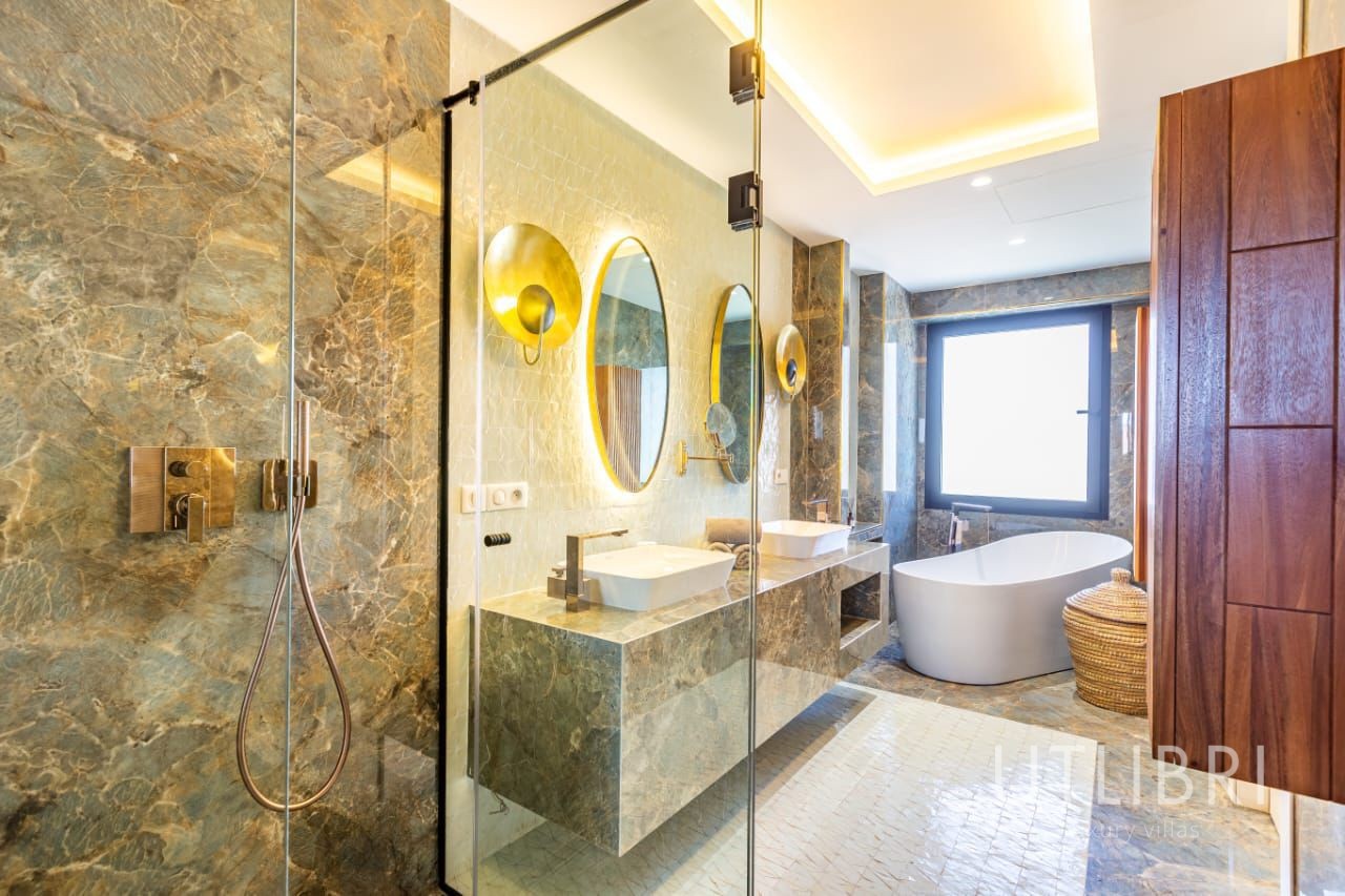 Extraordinary villa, Amelkis Golf