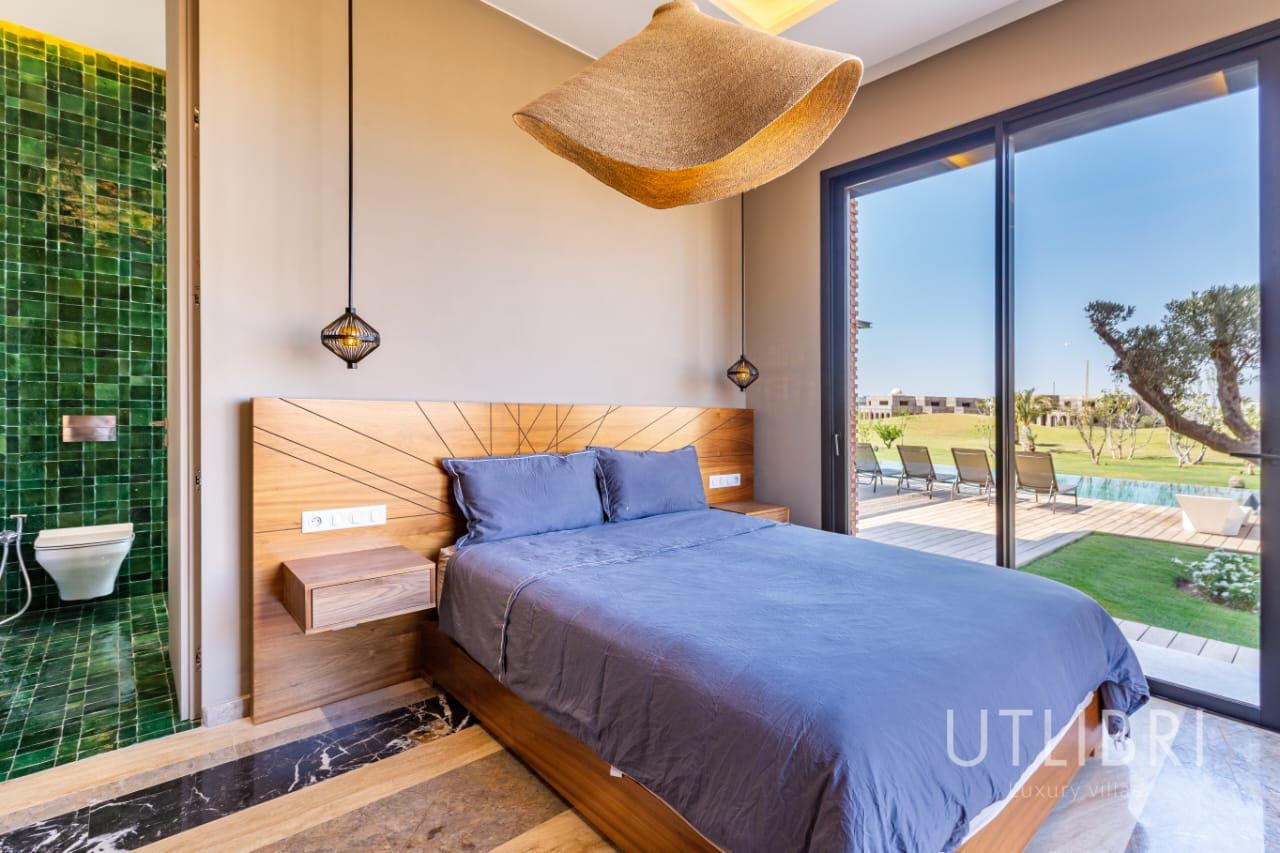 Extraordinary villa, Amelkis Golf