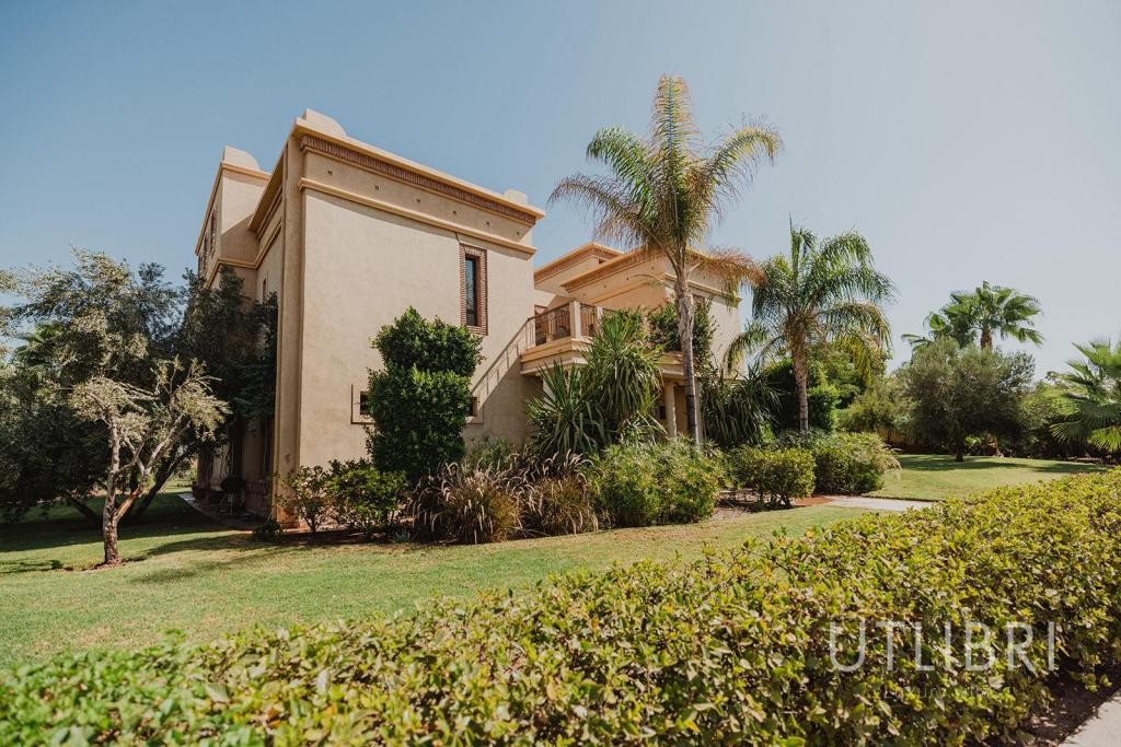 Extraordinary villa, Samanah Golf