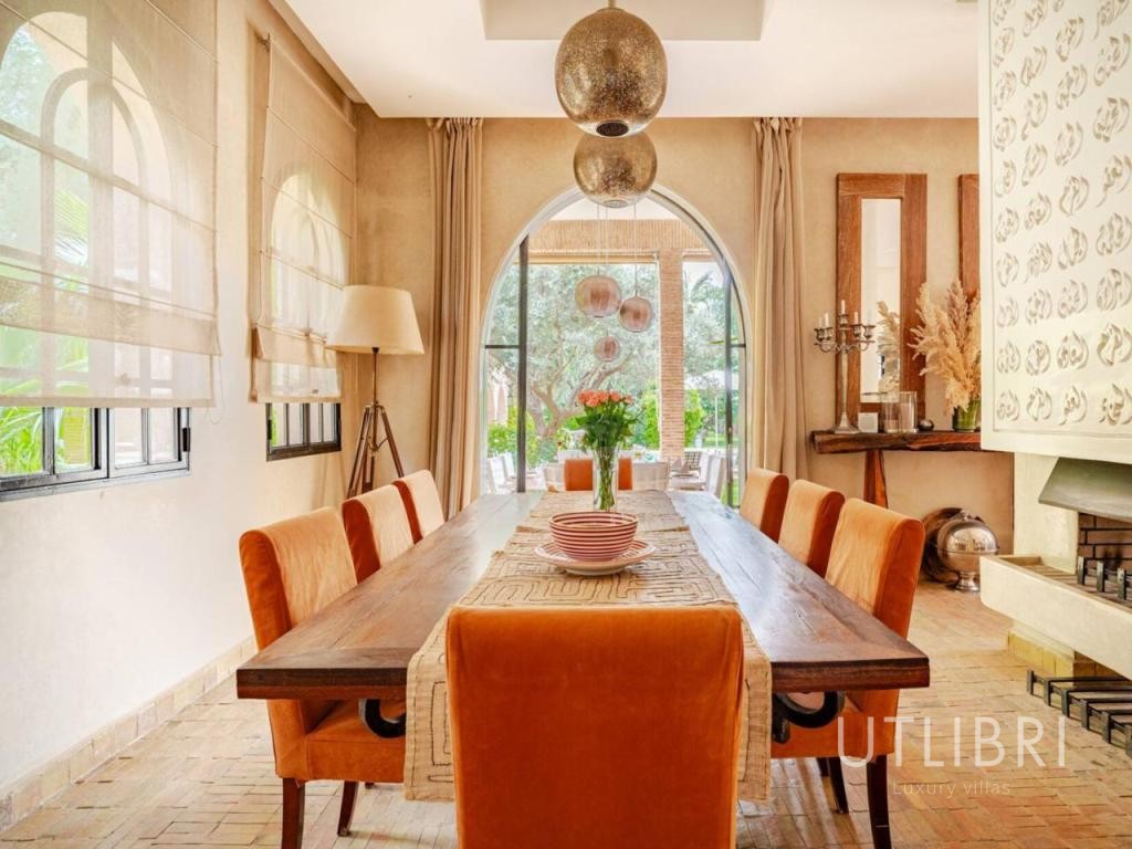 Extraordinary villa, Royal Palm and around