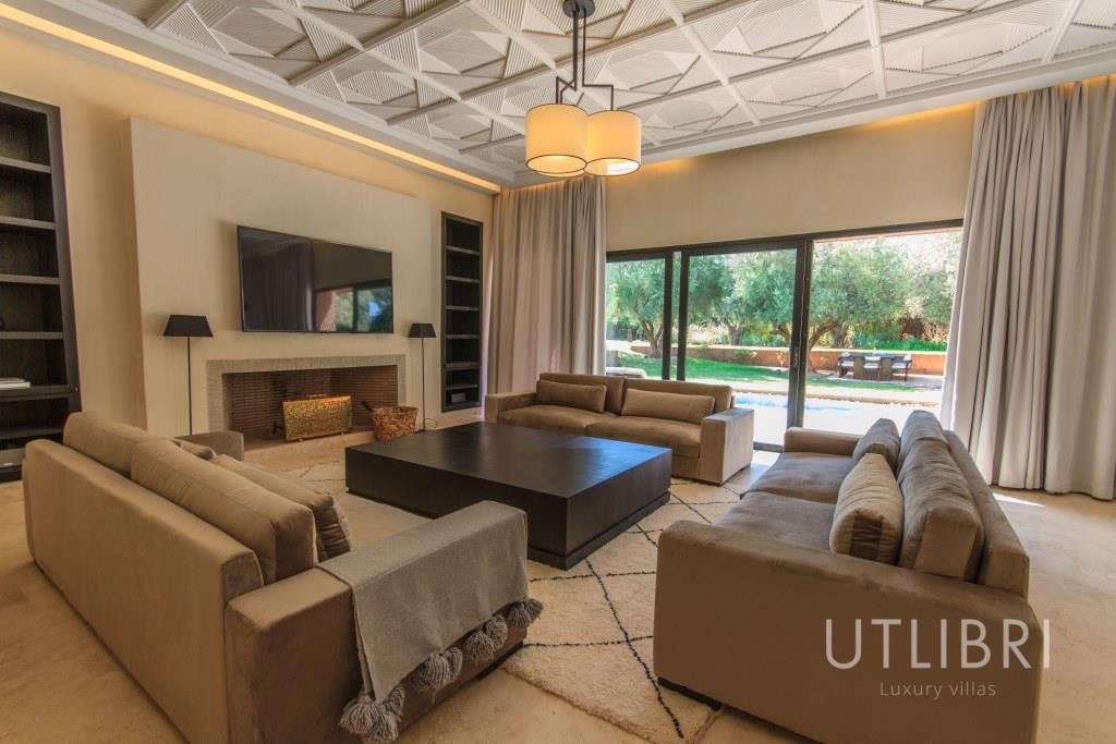 Extraordinary villa, Royal Palm and around