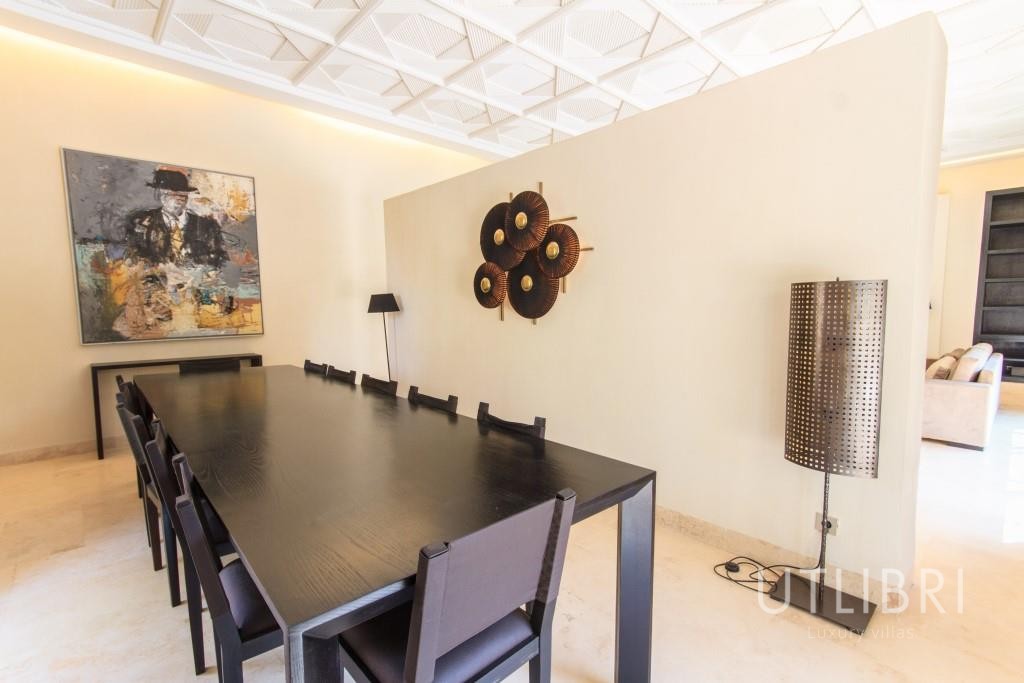 Extraordinary villa, Royal Palm and around