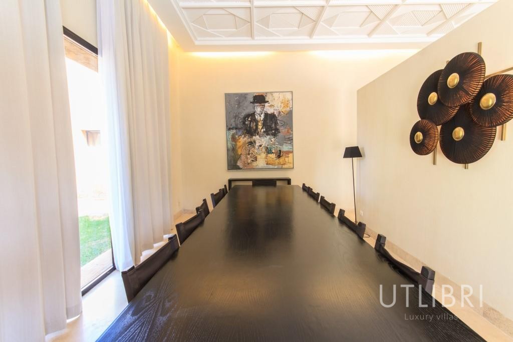 Extraordinary villa, Royal Palm and around