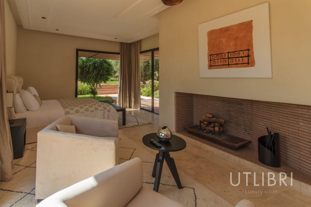 Extraordinary villa, Royal Palm and around