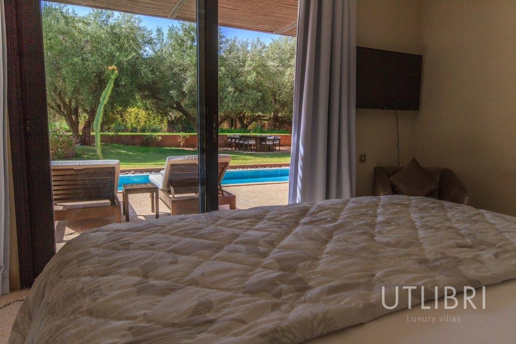 Extraordinary villa, Royal Palm and around