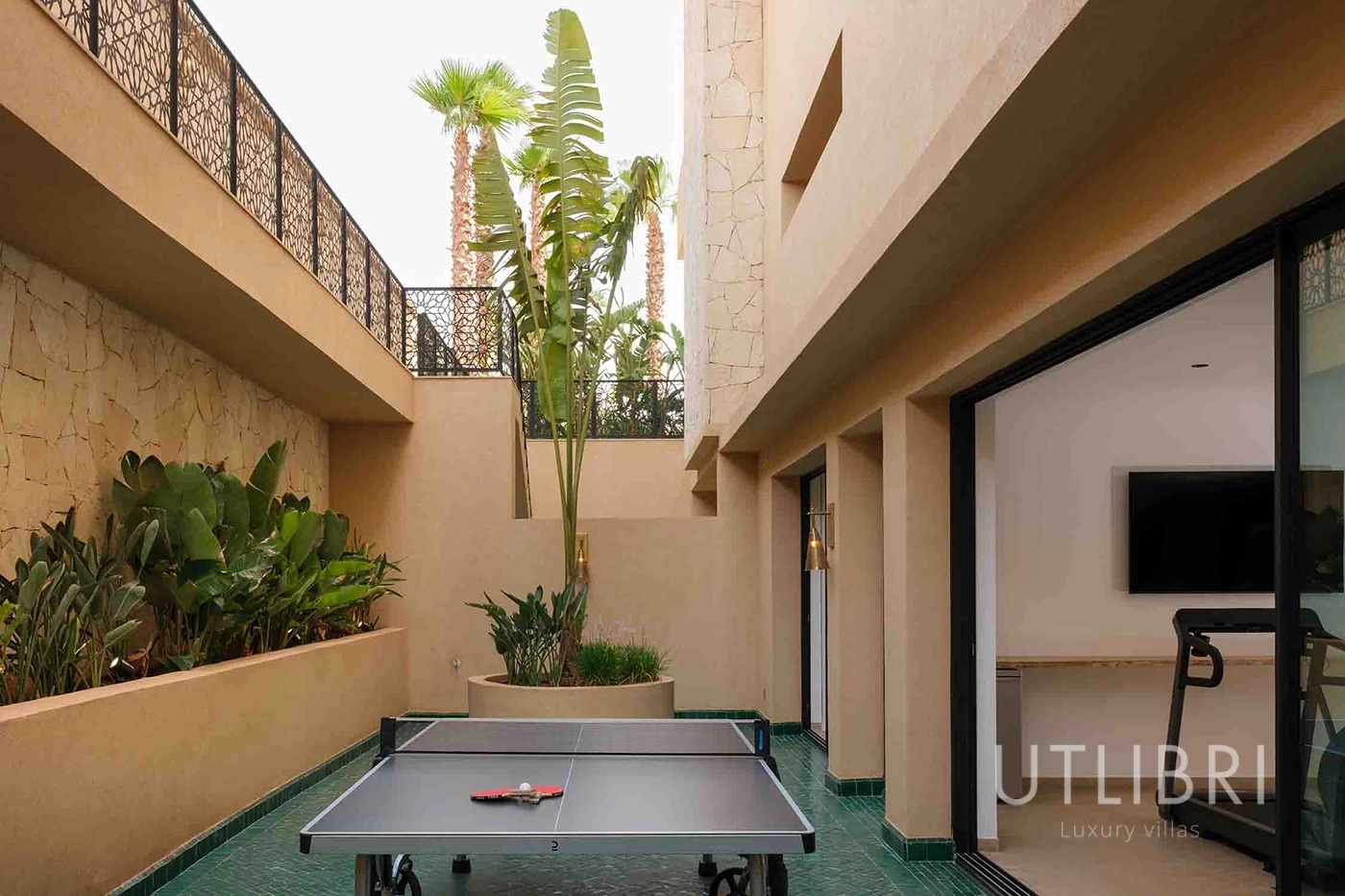 Extraordinary villa, Amelkis Golf