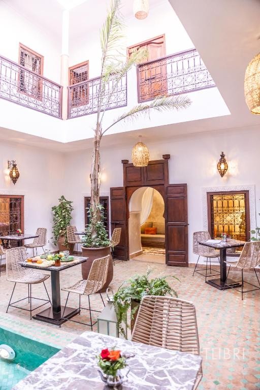 Extraordinary villa, Medina