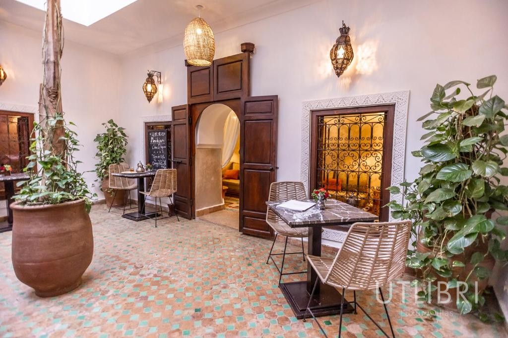 Extraordinary villa, Medina
