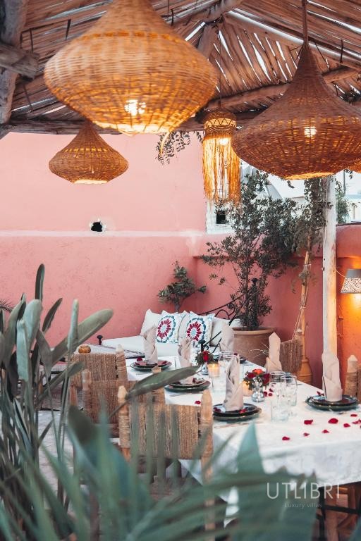 Extraordinary villa, Medina