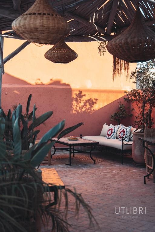 Extraordinary villa, Medina