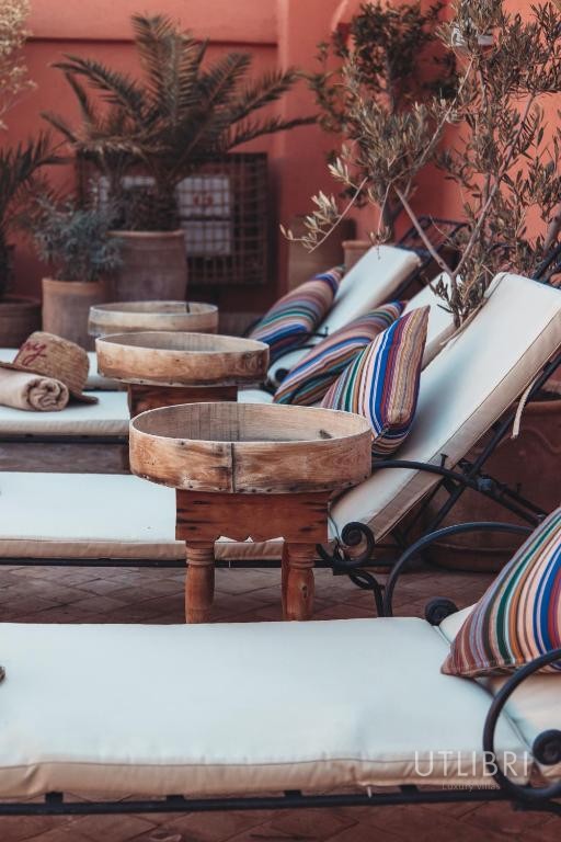 Extraordinary villa, Medina