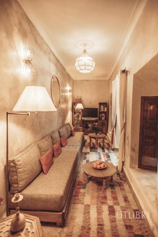 Extraordinary villa, Medina