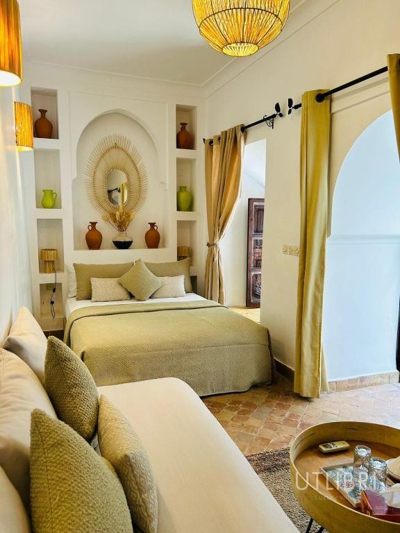 Extraordinary villa, Medina