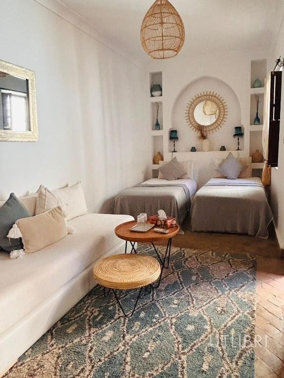 Extraordinary villa, Medina