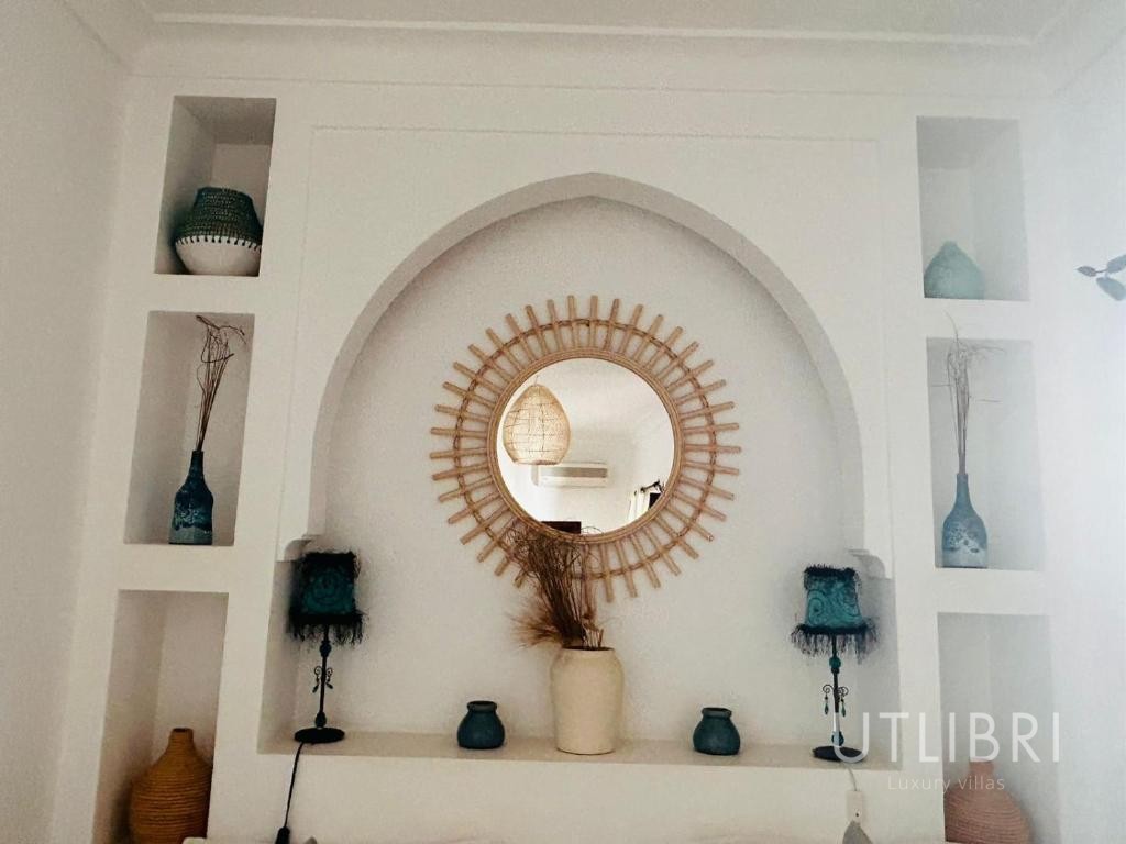 Extraordinary villa, Medina
