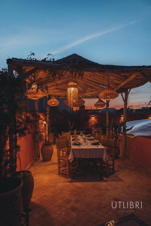 Extraordinary villa, Medina
